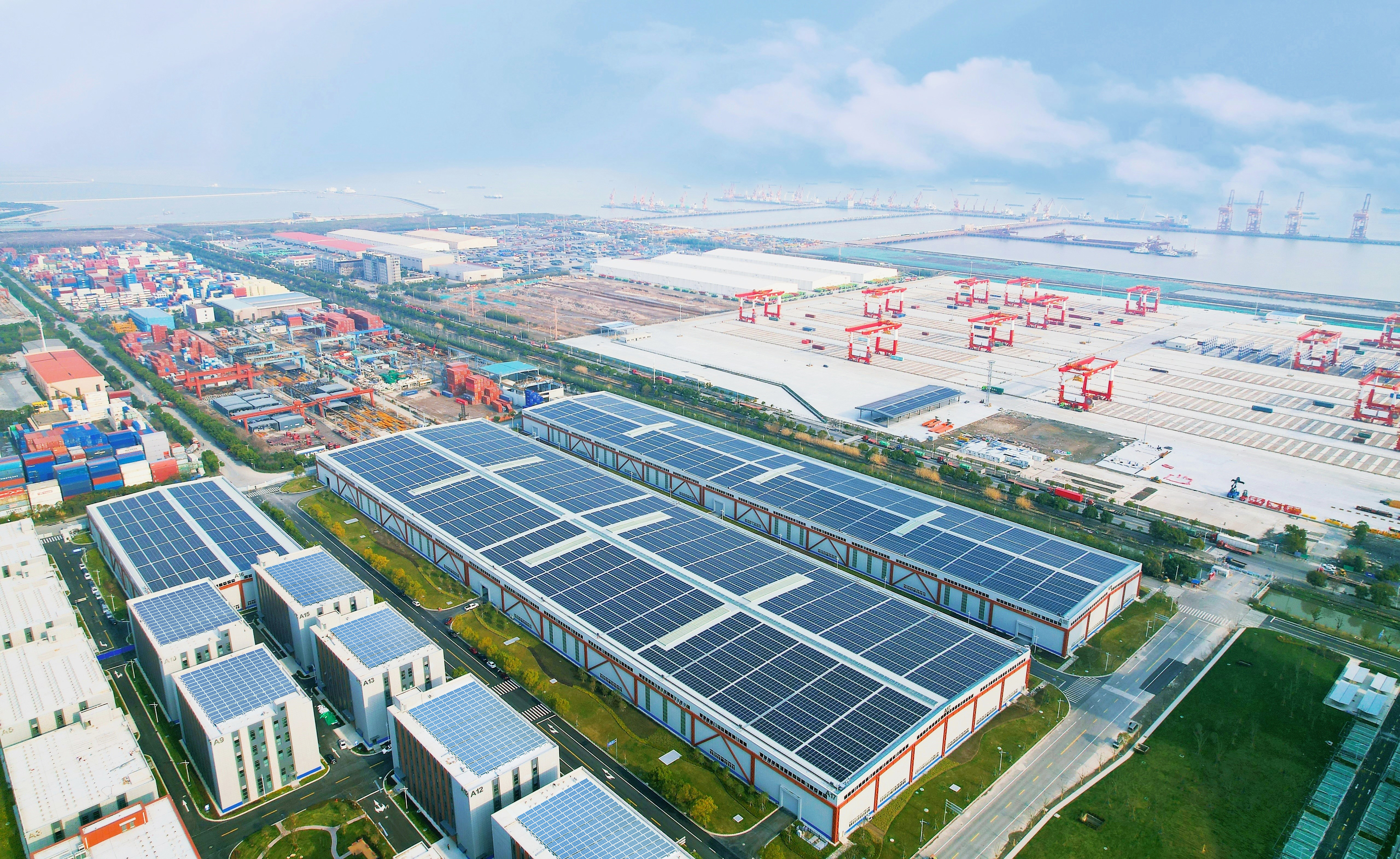 上海宝钢罗泾先进材料与低碳智造园11MW工商业光伏电站