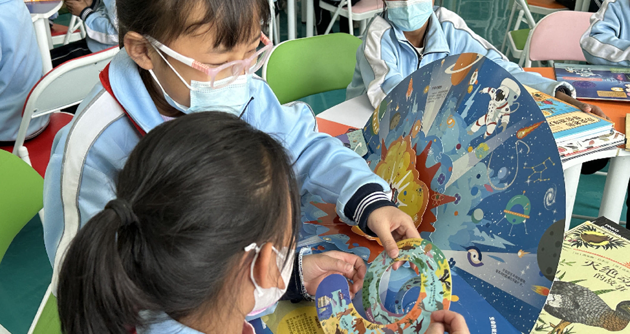 茫崖小学图书捐赠